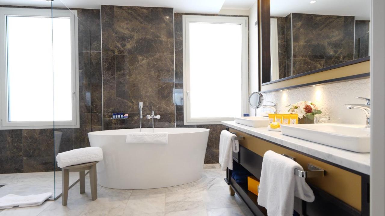 Palazzo Doglio Hotel Cagliari Eksteriør billede Bathroom