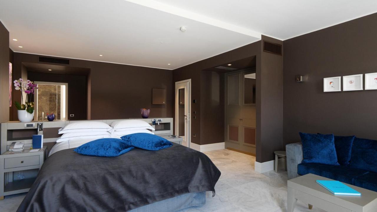 Palazzo Doglio Hotel Cagliari Eksteriør billede A bedroom at the hotel