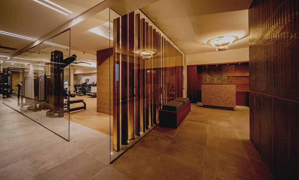 Palazzo Doglio Hotel Cagliari Eksteriør billede The gym at The Dorchester