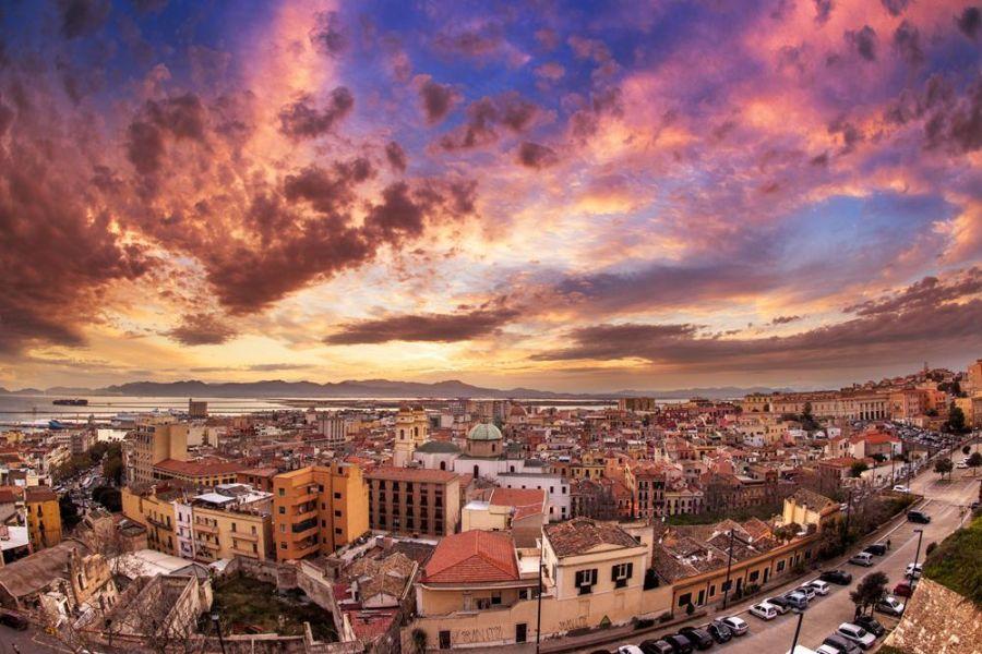 Palazzo Doglio Hotel Cagliari Eksteriør billede Sunset over the city
