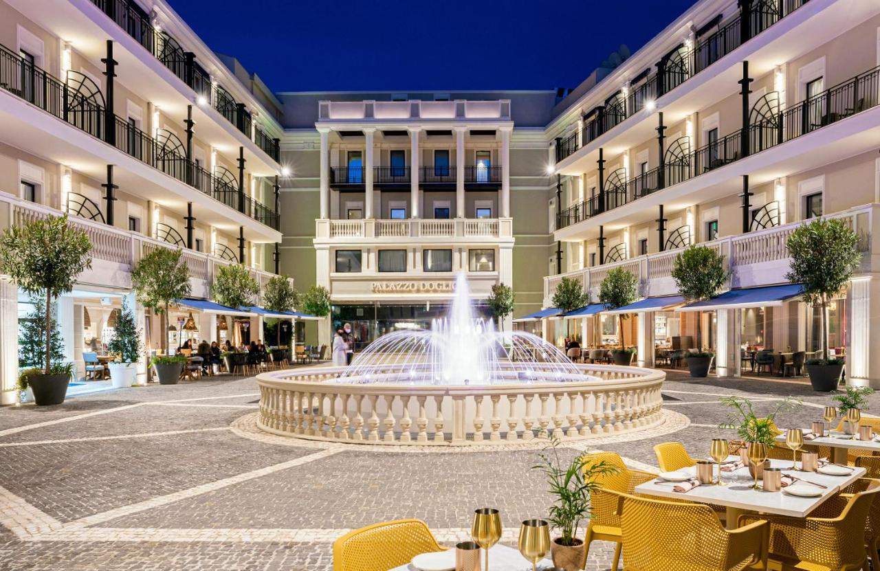 Palazzo Doglio Hotel Cagliari Eksteriør billede The Hotel's courtyard