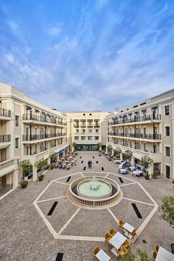 Palazzo Doglio Hotel Cagliari Eksteriør billede The courtyard of the hotel