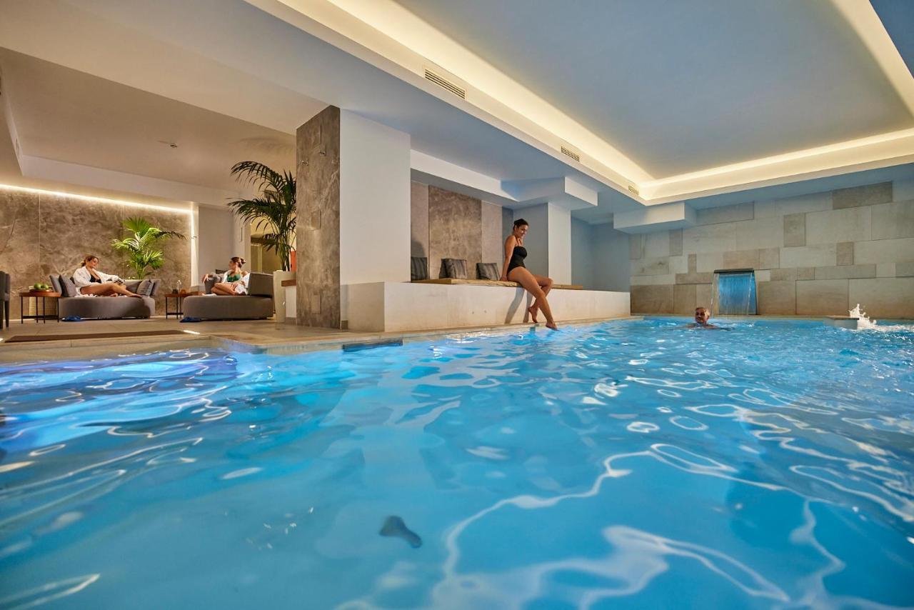 Palazzo Doglio Hotel Cagliari Eksteriør billede The swimming pool at the hotel